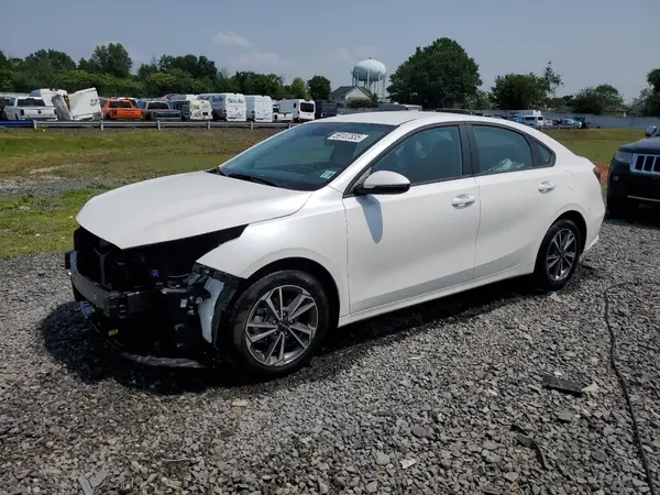 3KPF24AD7RE746009 2024 KIA FORTE - Image 1