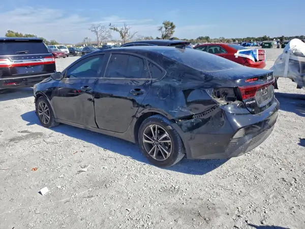 3KPF24AD7RE747175 2024 KIA FORTE - Image 2
