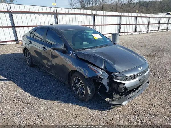 3KPF24AD7RE747774 2024 KIA FORTE - Image 1