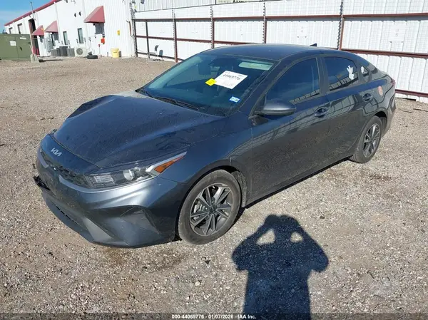 3KPF24AD7RE747774 2024 KIA FORTE - Image 2