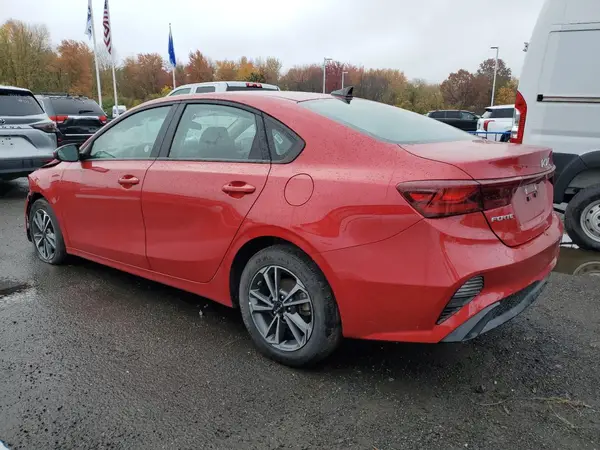 3KPF24AD7RE747855 2024 KIA FORTE - Image 2
