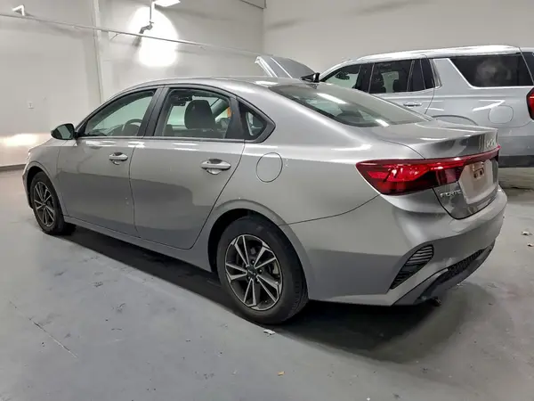 3KPF24AD7RE748276 2024 KIA FORTE - Image 2