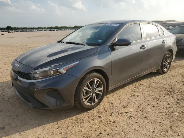 3KPF24AD7RE749217 2024 KIA FORTE - Image 1