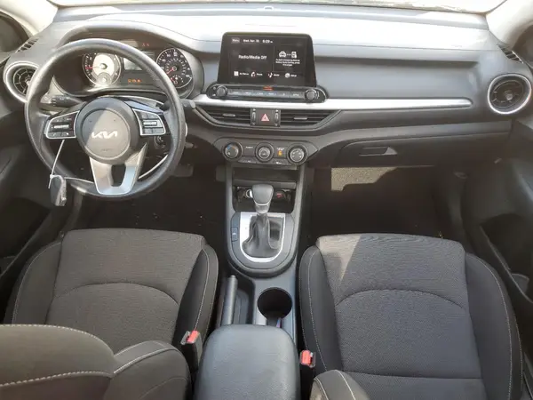 3KPF24AD7RE749217 2024 KIA FORTE - Image 8