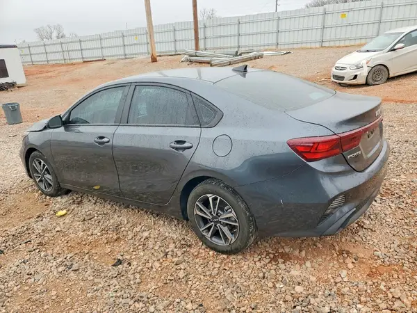 3KPF24AD7RE749346 2024 KIA FORTE - Image 2