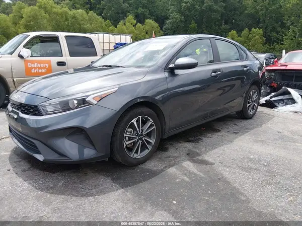 3KPF24AD7RE749489 2024 KIA FORTE - Image 2