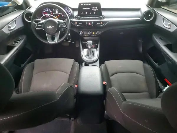 3KPF24AD7RE749606 2024 KIA FORTE - Image 8