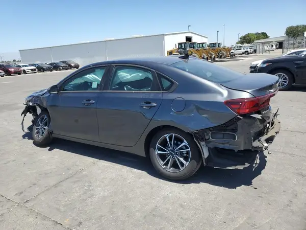 3KPF24AD7RE749878 2024 KIA FORTE - Image 2