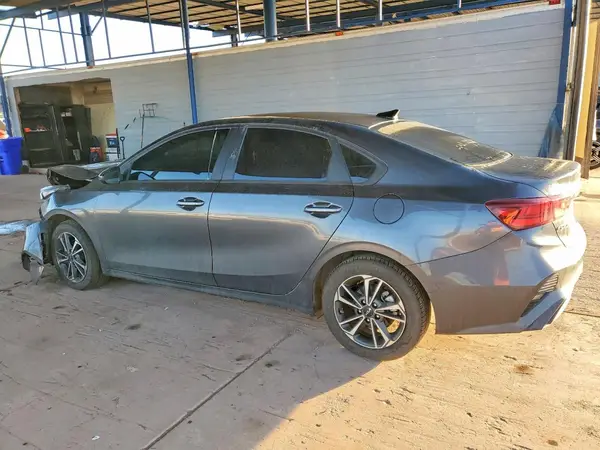 3KPF24AD7RE750013 2024 KIA FORTE - Image 2