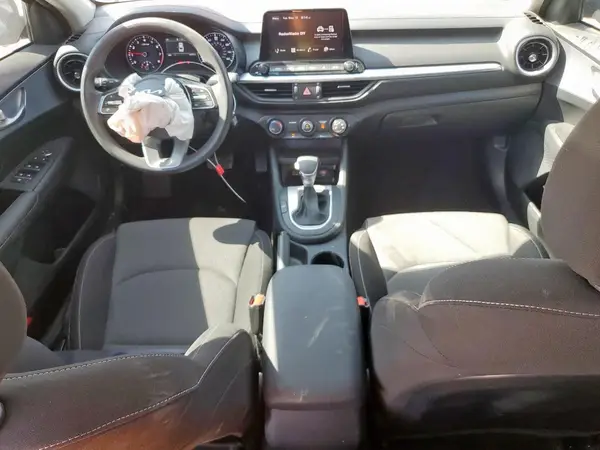 3KPF24AD7RE750075 2024 KIA FORTE - Image 8