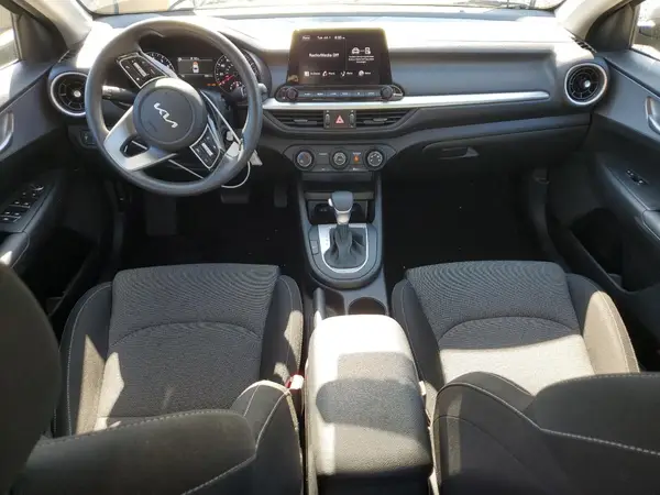 3KPF24AD7RE750304 2024 KIA FORTE - Image 8