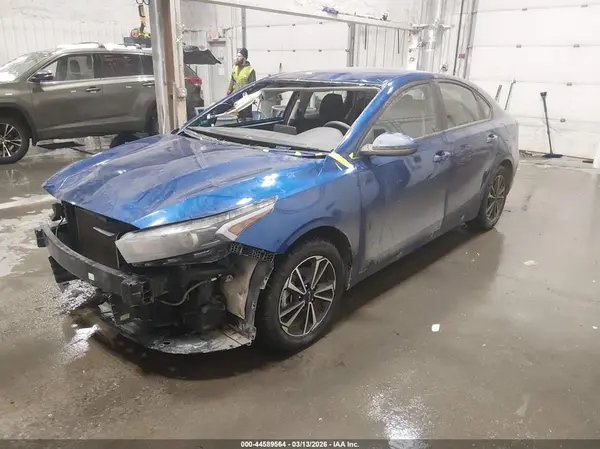 3KPF24AD7RE750920 2024 KIA FORTE - Image 2