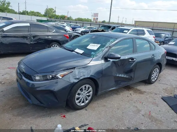 3KPF24AD7RE751372 2024 KIA FORTE - Image 2