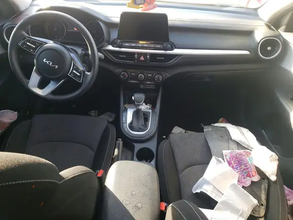 3KPF24AD7RE752067 2024 KIA FORTE - Image 8