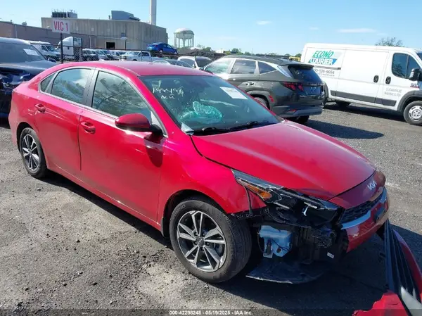 3KPF24AD7RE753560 2024 KIA FORTE - Image 1