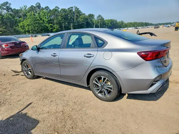 3KPF24AD7RE755230 2024 KIA FORTE - Image 2