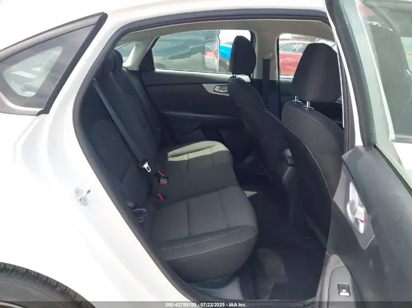 3KPF24AD7RE756460 2024 KIA FORTE - Image 8