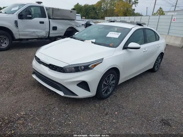 3KPF24AD7RE756491 2024 KIA FORTE - Image 2