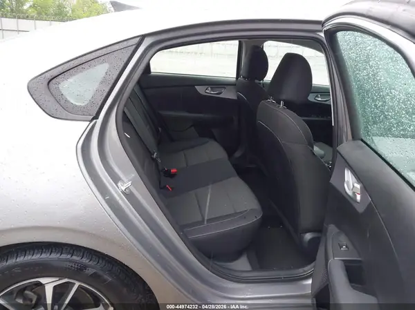 3KPF24AD7RE757138 2024 KIA FORTE - Image 8