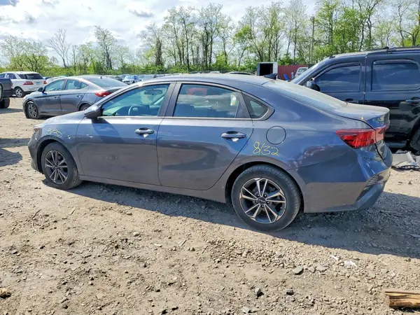 3KPF24AD7RE759097 2024 KIA FORTE - Image 2