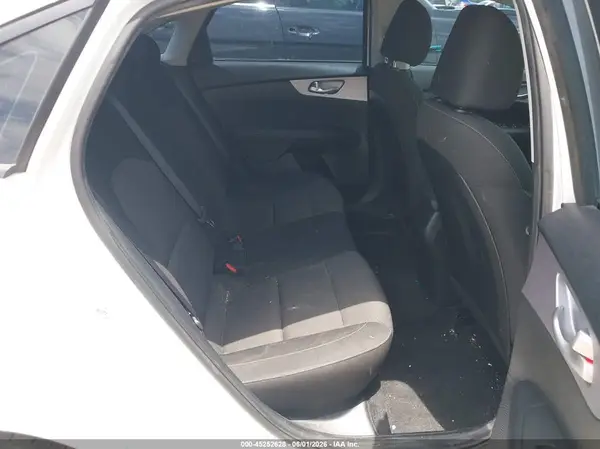 3KPF24AD7RE759472 2024 KIA FORTE - Image 8