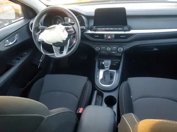 3KPF24AD7RE759648 2024 KIA FORTE - Image 8