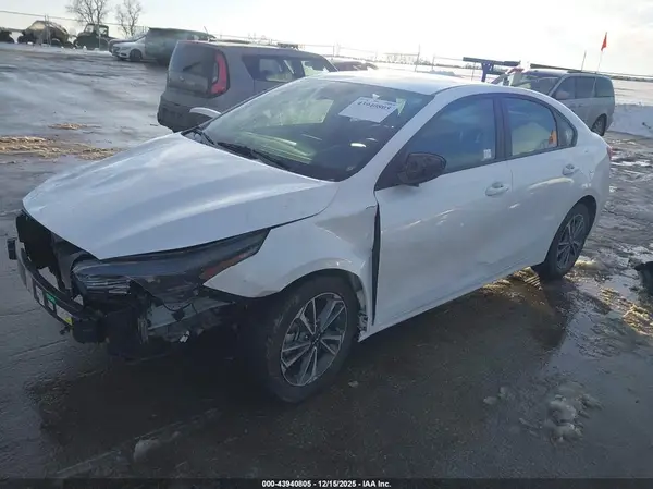 3KPF24AD7RE760265 2024 KIA FORTE - Image 2
