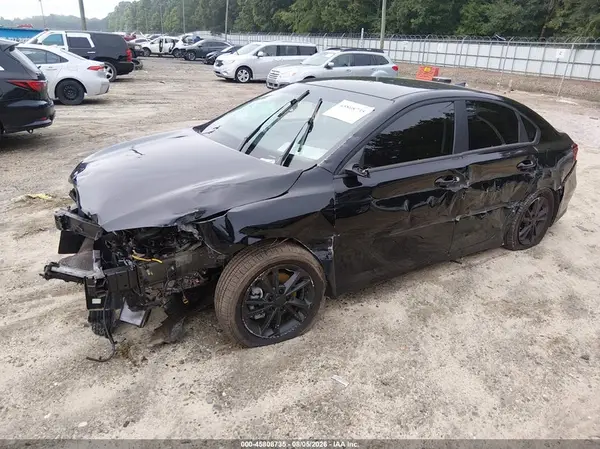 3KPF24AD7RE760461 2024 KIA FORTE - Image 2