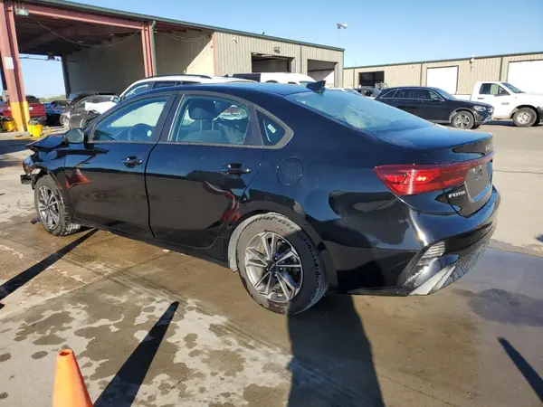 3KPF24AD7RE761254 2024 KIA FORTE - Image 2