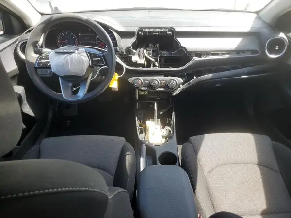 3KPF24AD7RE763621 2024 KIA FORTE - Image 8