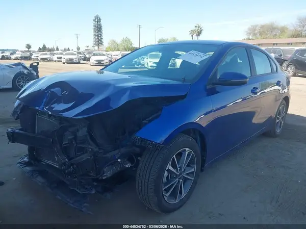 3KPF24AD7RE764929 2024 KIA FORTE - Image 2