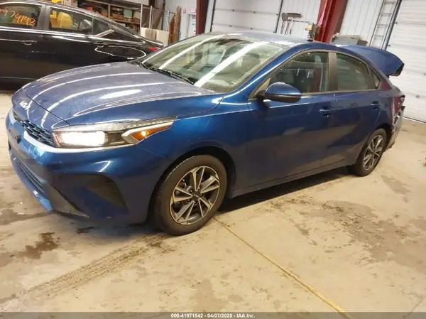 3KPF24AD7RE765384 2024 KIA FORTE - Image 2