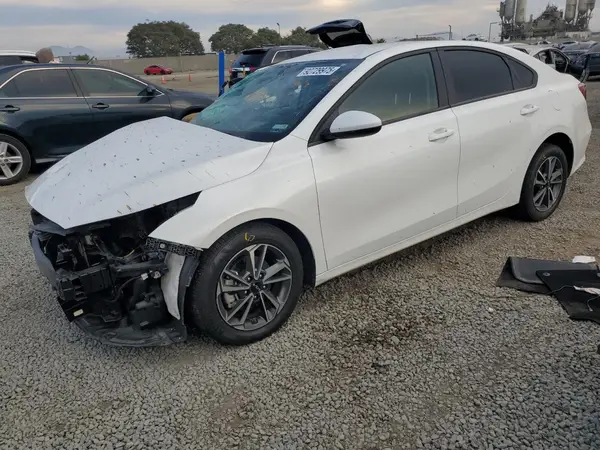 3KPF24AD7RE765546 2024 KIA FORTE - Image 1