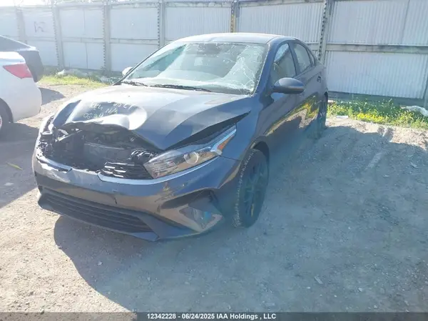 3KPF24AD7RE765627 2024 KIA FORTE - Image 2