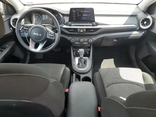 3KPF24AD7RE765675 2024 KIA FORTE - Image 8