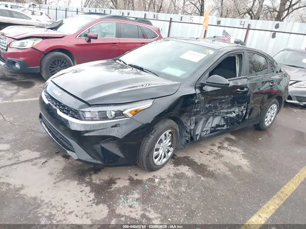 3KPF24AD7RE766910 2024 KIA FORTE - Image 2