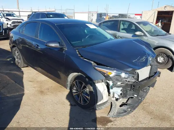 3KPF24AD7RE767667 2024 KIA FORTE - Image 1