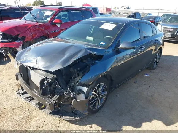 3KPF24AD7RE767667 2024 KIA FORTE - Image 2