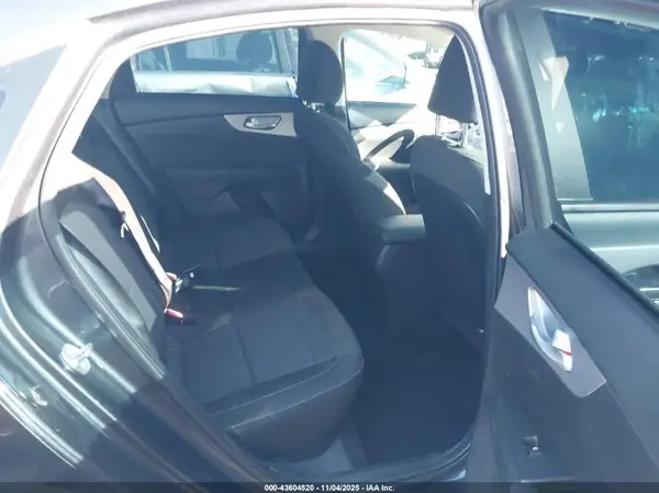 3KPF24AD7RE767667 2024 KIA FORTE - Image 8