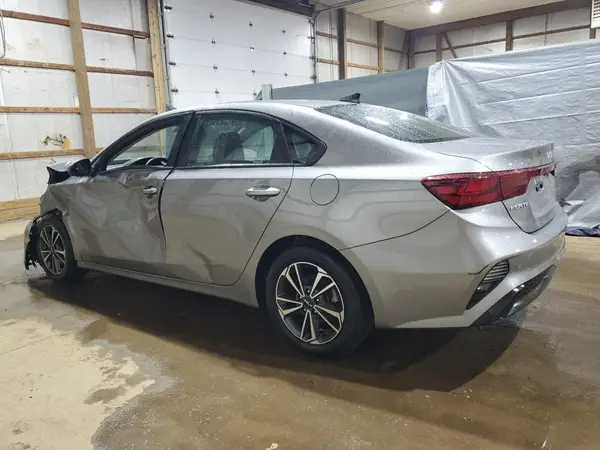 3KPF24AD7RE768432 2024 KIA FORTE - Image 2