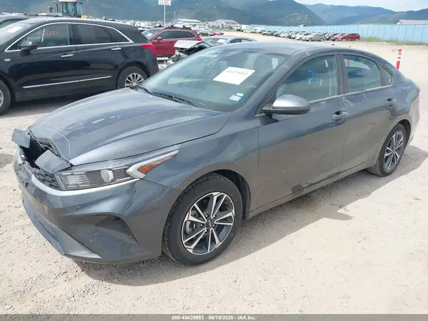 3KPF24AD7RE768477 2024 KIA FORTE - Image 2