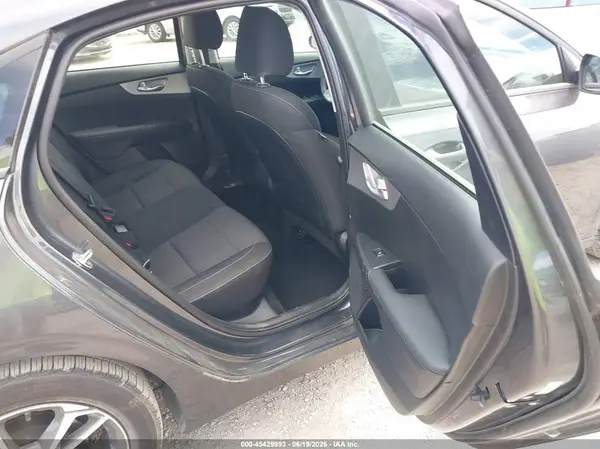 3KPF24AD7RE768477 2024 KIA FORTE - Image 8