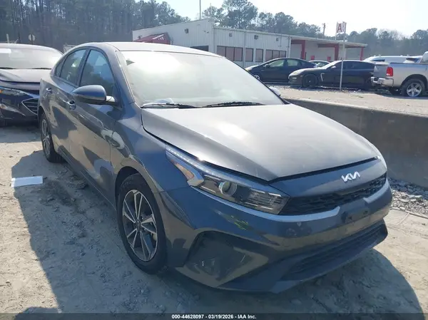 3KPF24AD7RE768771 2024 KIA FORTE - Image 1