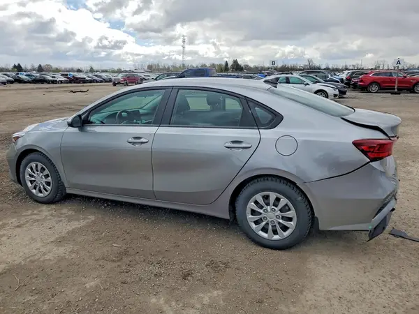 3KPF24AD7RE769015 2024 KIA FORTE - Image 2