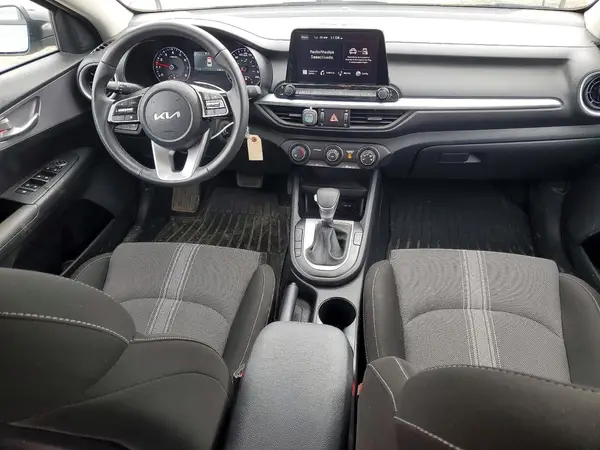 3KPF24AD7RE769015 2024 KIA FORTE - Image 8