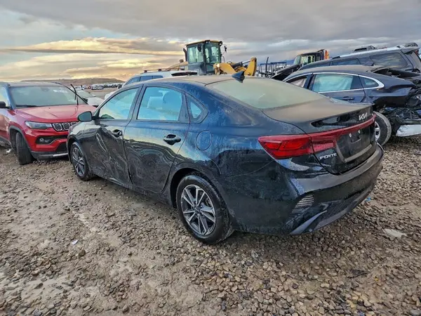 3KPF24AD7RE769242 2024 KIA FORTE - Image 2