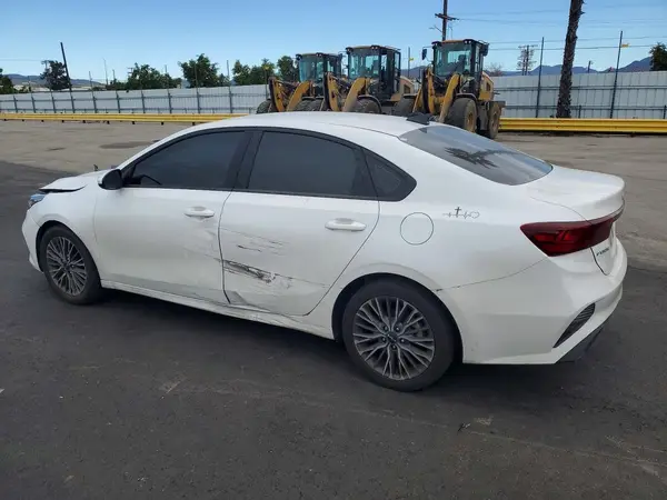 3KPF24AD7RE771492 2024 KIA FORTE - Image 2