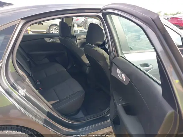3KPF24AD7RE771525 2024 KIA FORTE - Image 8