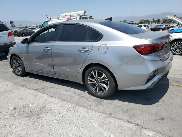 3KPF24AD7RE772724 2024 KIA FORTE - Image 2