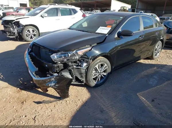 3KPF24AD7RE778832 2024 KIA FORTE - Image 2